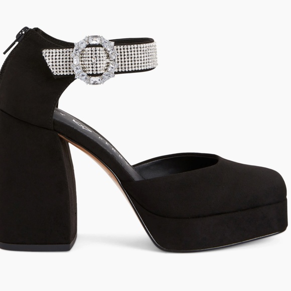 The Uplift Buckle Platform Pump - Picture 2 of 2